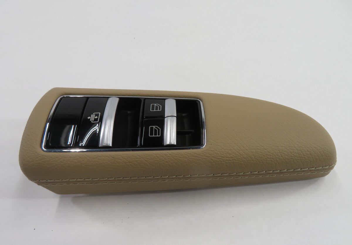 Thumbnail 3: 2012 MERCEDES S550 (W221) LEFT REAR DOOR SUN SHADE WINDOW SWITCH (BROWN)