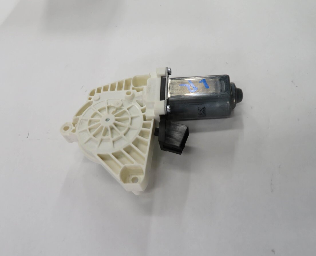 Thumbnail 4: 2007-2013 MERCEDES S350 S400 S450 S550 S600 (W221) LEFT REAR DOOR WINDOW MOTOR
