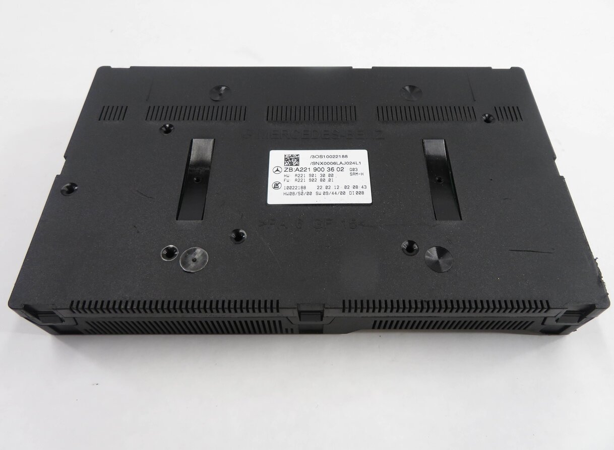 Thumbnail 2: 2012 MERCEDES S550 (W221) REAR SIGNAL ACQUISITION CONTROL MODULE (SAM)