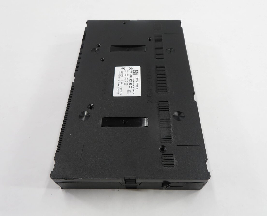 Thumbnail 3: 2012 MERCEDES S550 (W221) REAR SIGNAL ACQUISITION CONTROL MODULE (SAM)