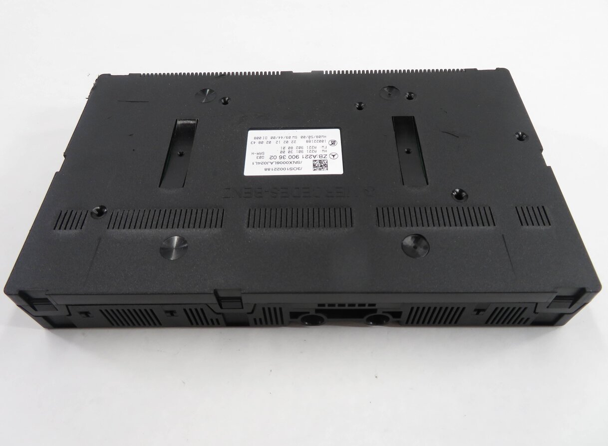 Thumbnail 4: 2012 MERCEDES S550 (W221) REAR SIGNAL ACQUISITION CONTROL MODULE (SAM)