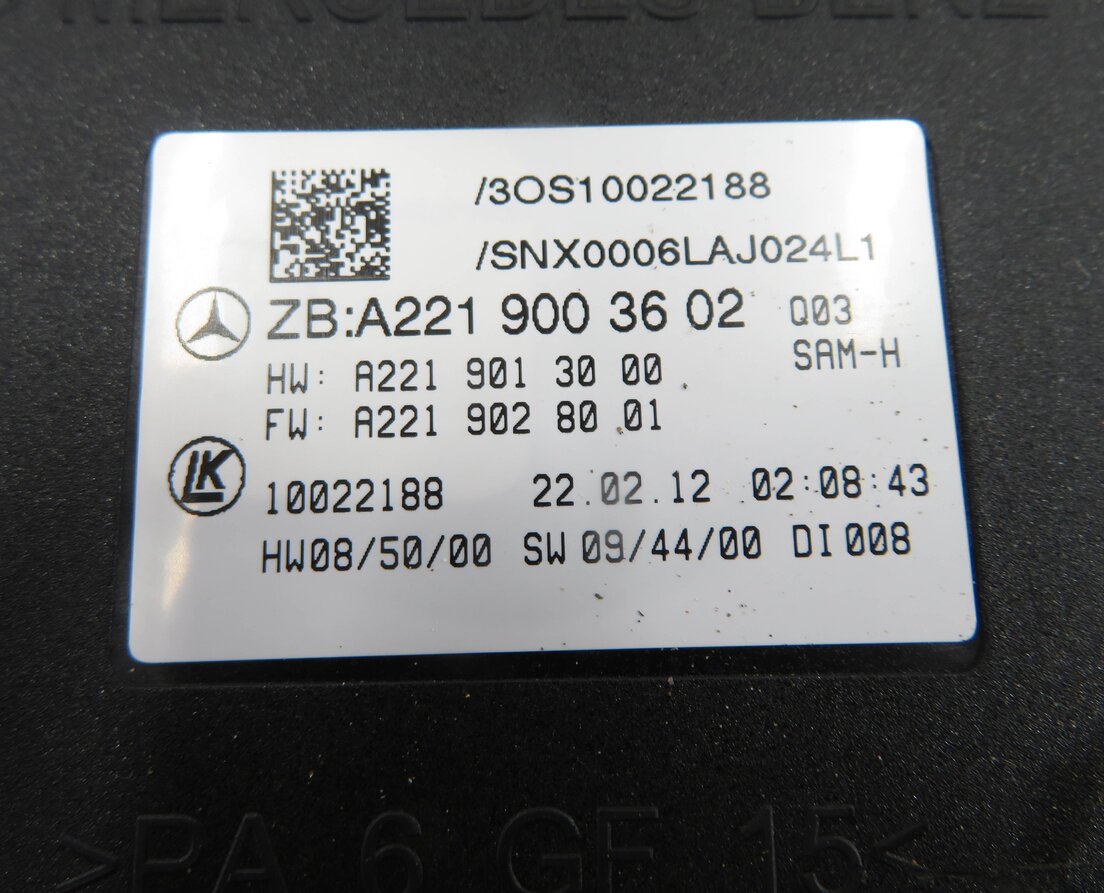 Thumbnail 7: 2012 MERCEDES S550 (W221) REAR SIGNAL ACQUISITION CONTROL MODULE (SAM)