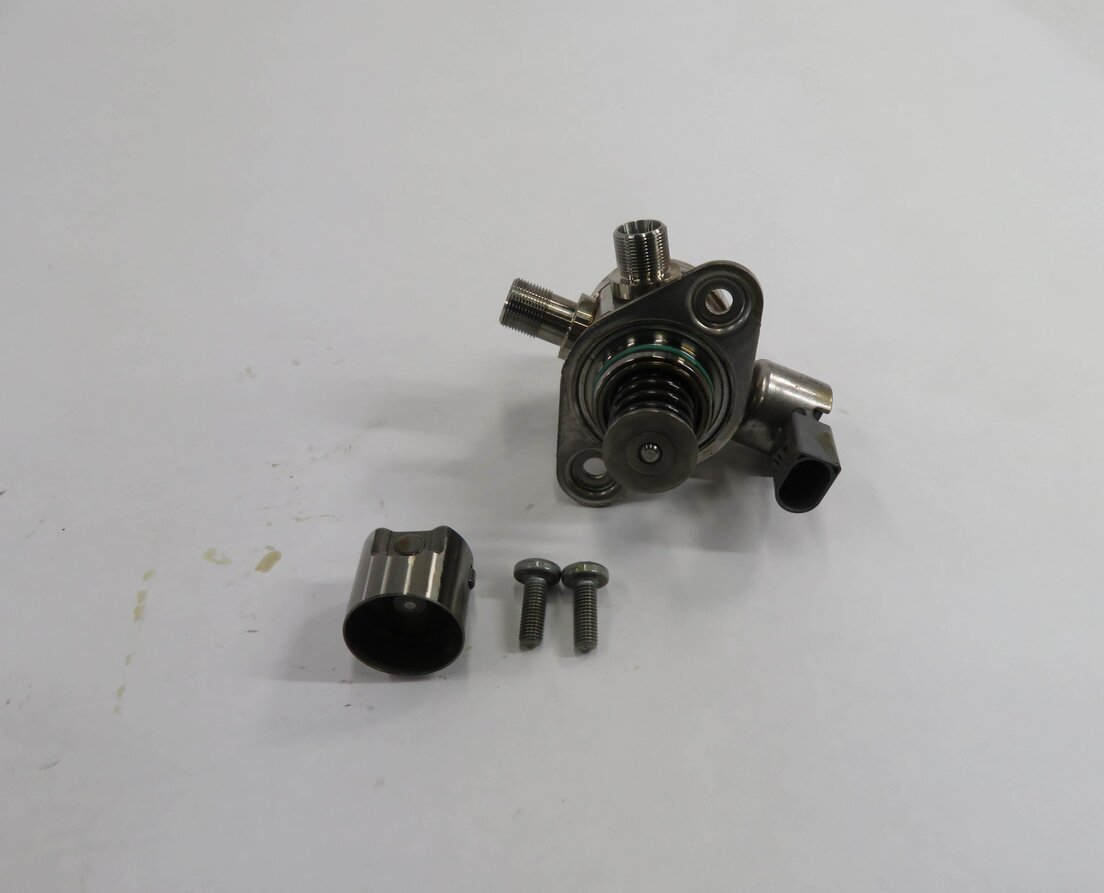 Thumbnail 2: 11-20 MERCEDES E400 E500 E550 S600 SL450 SL550 CLS550 GL550 MECHANICAL FUEL PUMP