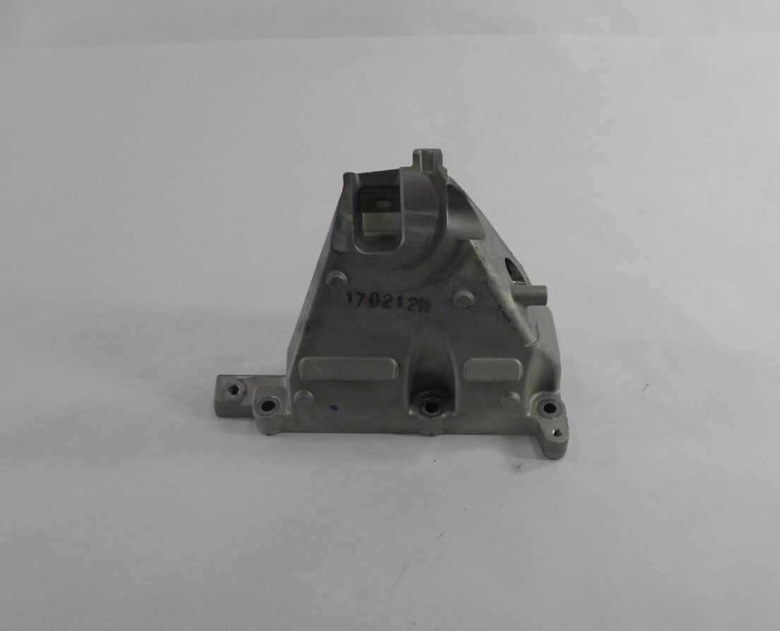 Thumbnail 3: 2012 MERCEDES S550 (W221) 4.6L TWIN TURBO ENGINE - RIGHT MOTOR MOUNT BRACKET