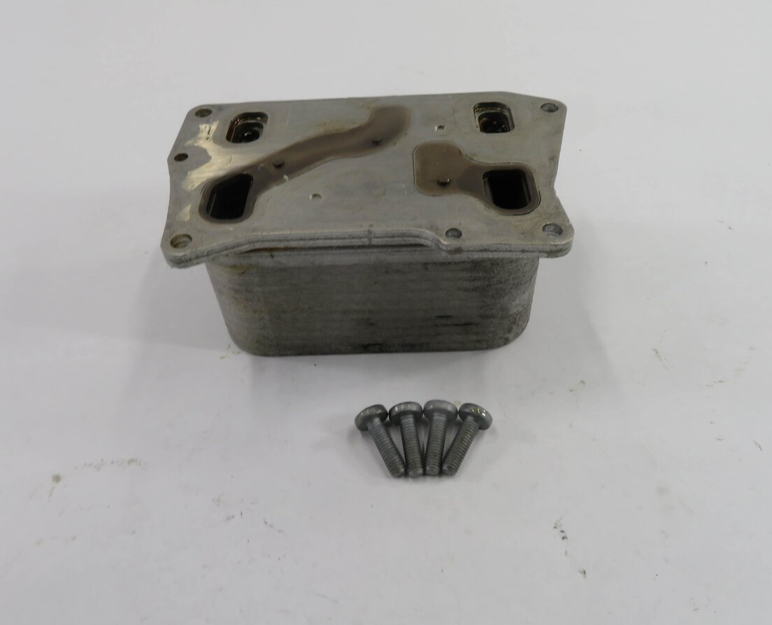 Thumbnail 2: 2011-2020 MERCEDES CL550 E550 GL450 GL550 ML550 S550 SL550 - ENGINE OIL COOLER