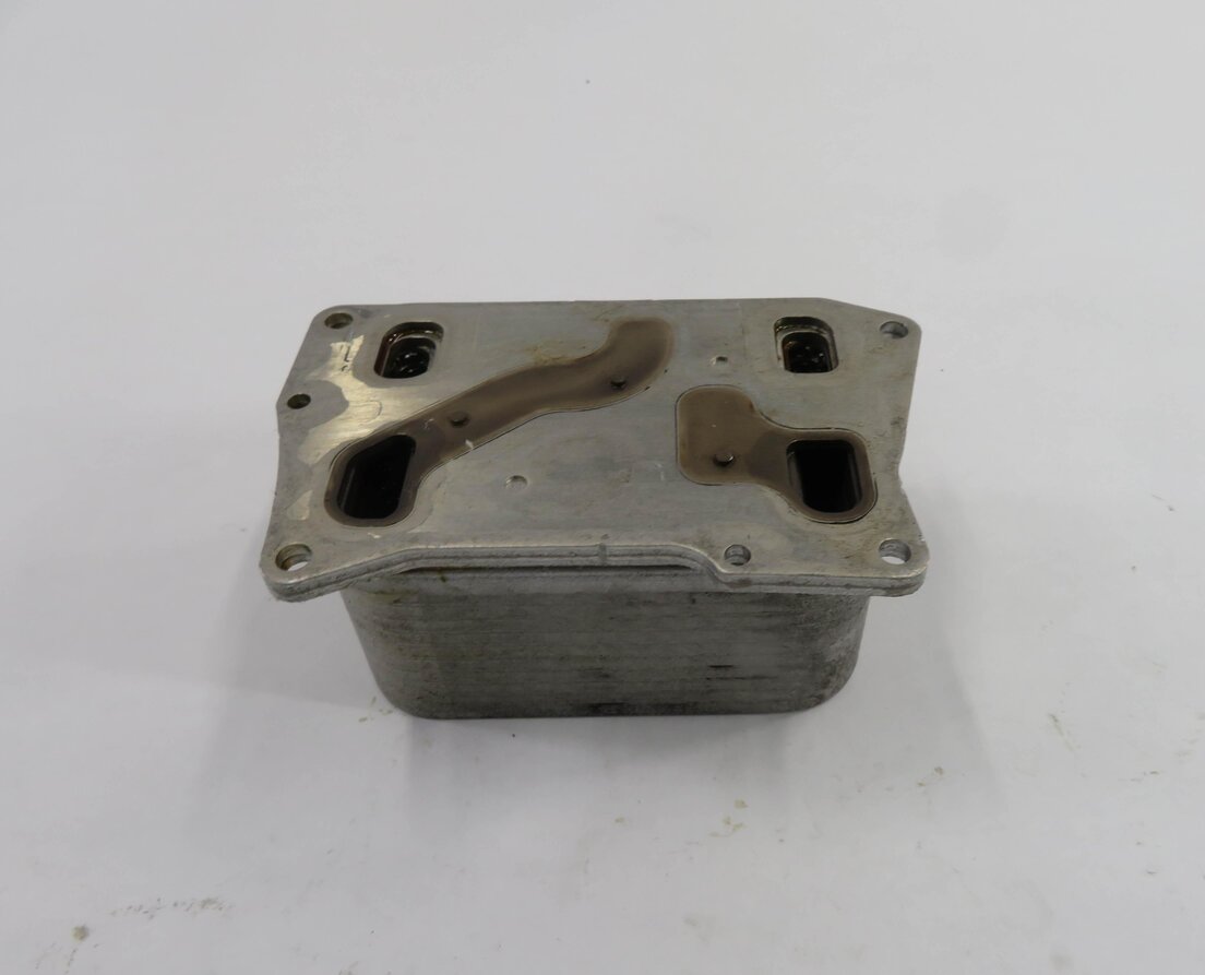 Thumbnail 3: 2011-2020 MERCEDES CL550 E550 GL450 GL550 ML550 S550 SL550 - ENGINE OIL COOLER