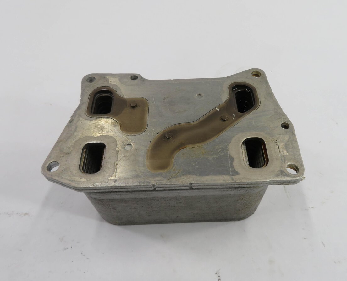 Thumbnail 6: 2011-2020 MERCEDES CL550 E550 GL450 GL550 ML550 S550 SL550 - ENGINE OIL COOLER