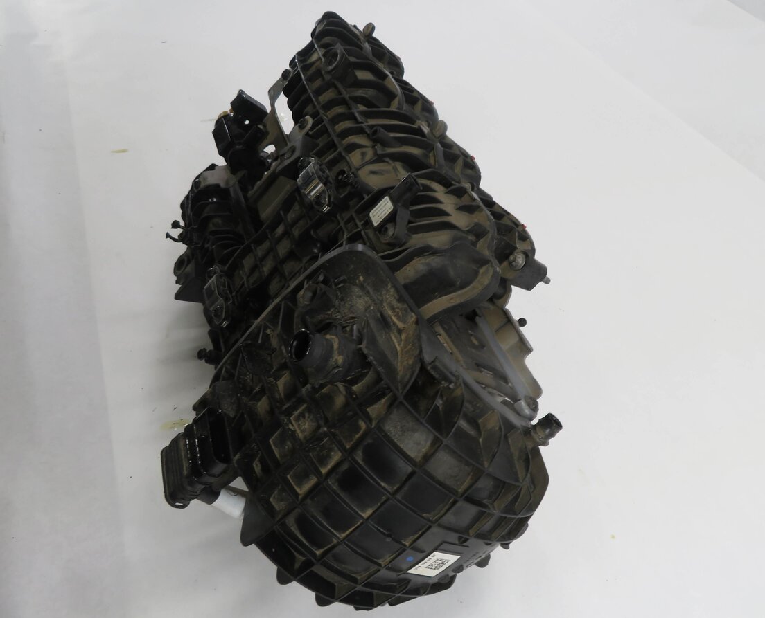Thumbnail 3: 11-20 MERCEDES CL550 E550 GL450 GL550 GLS550 S550 SL550 - 4.6L INTAKE MANIFOLD