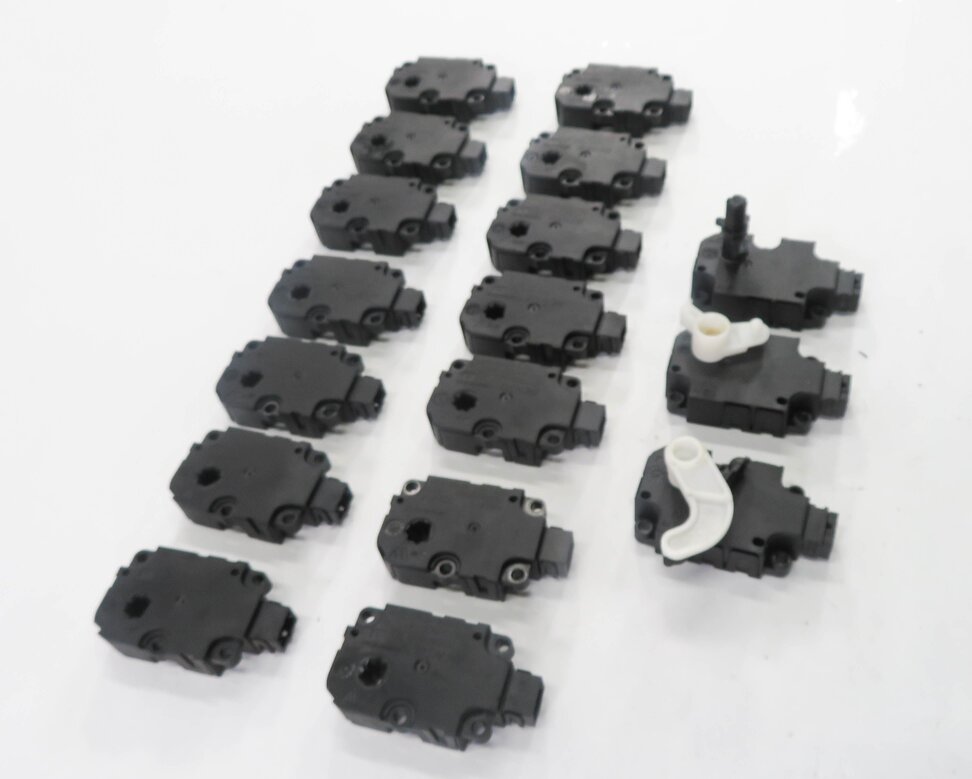Thumbnail 3: 2012 AUDI A7 (C7 4G8) HEATER A/C AIR BOX BLEND DOOR SERVO ACTUATOR MOTOR SET-17