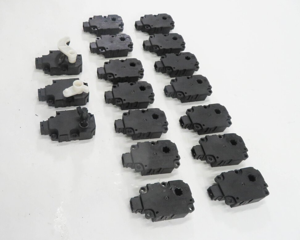Thumbnail 4: 2012 AUDI A7 (C7 4G8) HEATER A/C AIR BOX BLEND DOOR SERVO ACTUATOR MOTOR SET-17