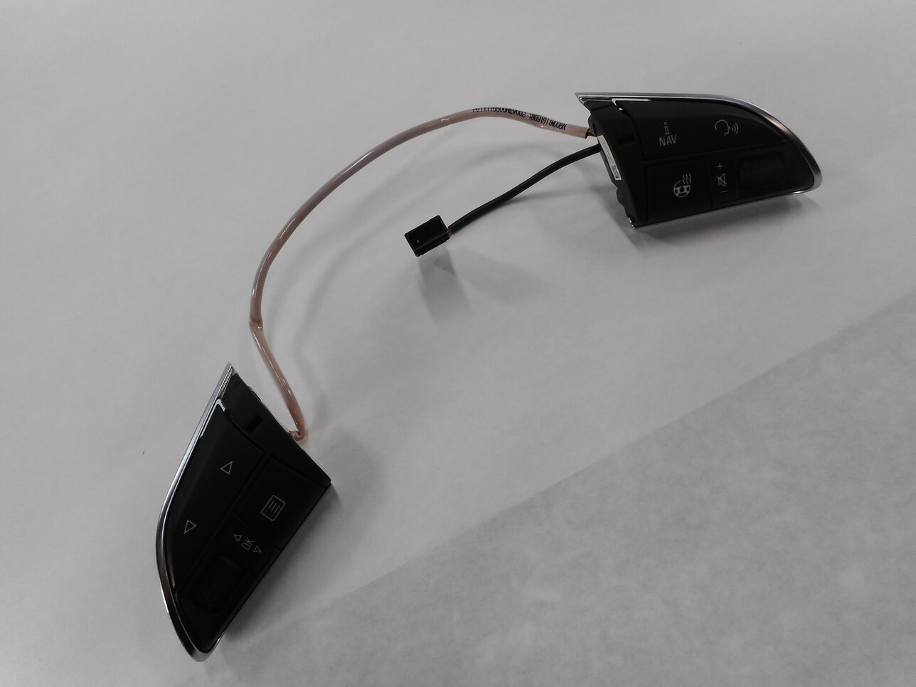 Thumbnail 4: 2012 AUDI A7 (C7 4G8) LEFT & RIGHT STEERING SWITCH BUTTON SET-2