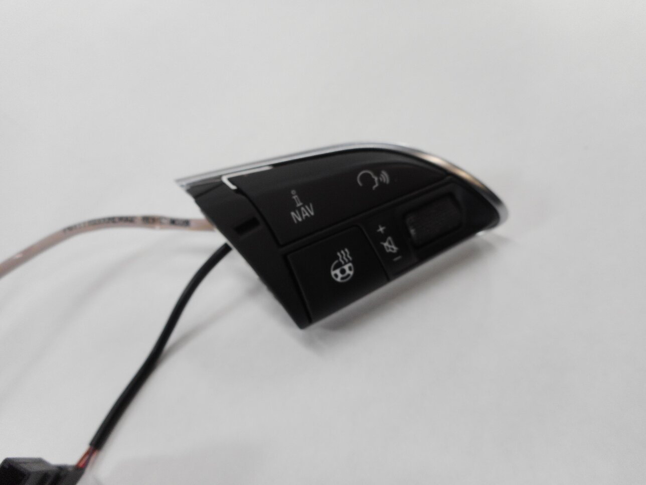 Thumbnail 6: 2012 AUDI A7 (C7 4G8) LEFT & RIGHT STEERING SWITCH BUTTON SET-2