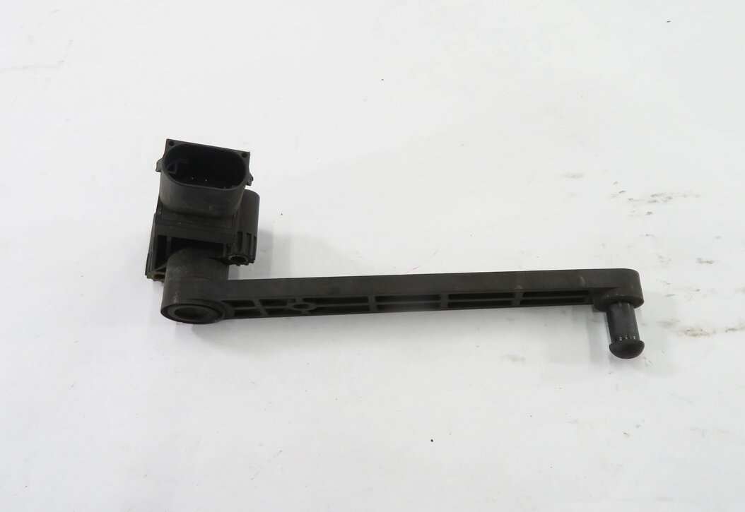 Thumbnail 2: 2010 RANGE ROVER (L322) RIGHT PASSENGER REAR SUSPENSION HEIGHT LEVEL SENSOR