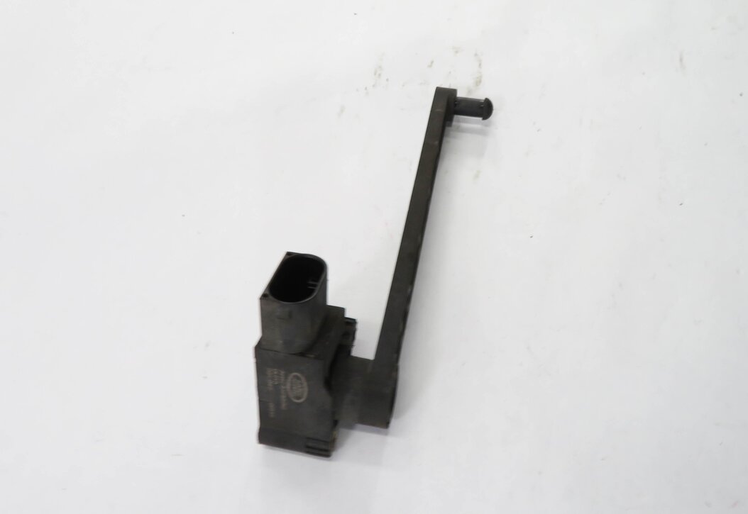 Thumbnail 3: 2010 RANGE ROVER (L322) RIGHT PASSENGER REAR SUSPENSION HEIGHT LEVEL SENSOR
