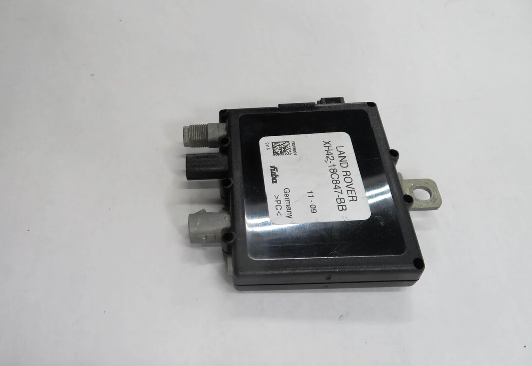 Thumbnail 4: 2010 RANGE ROVER (L322) ANTENNA AMP AMPLIFIER MODULE