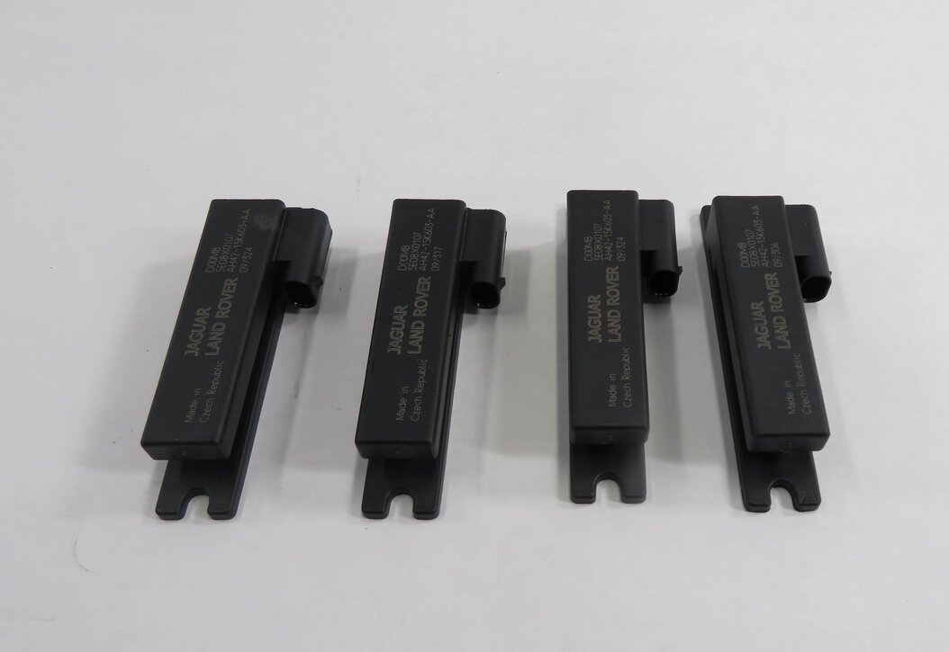Thumbnail 2: 2010 RANGE ROVER (L322) KEYLESS ENTRY ANTENNA SET-4