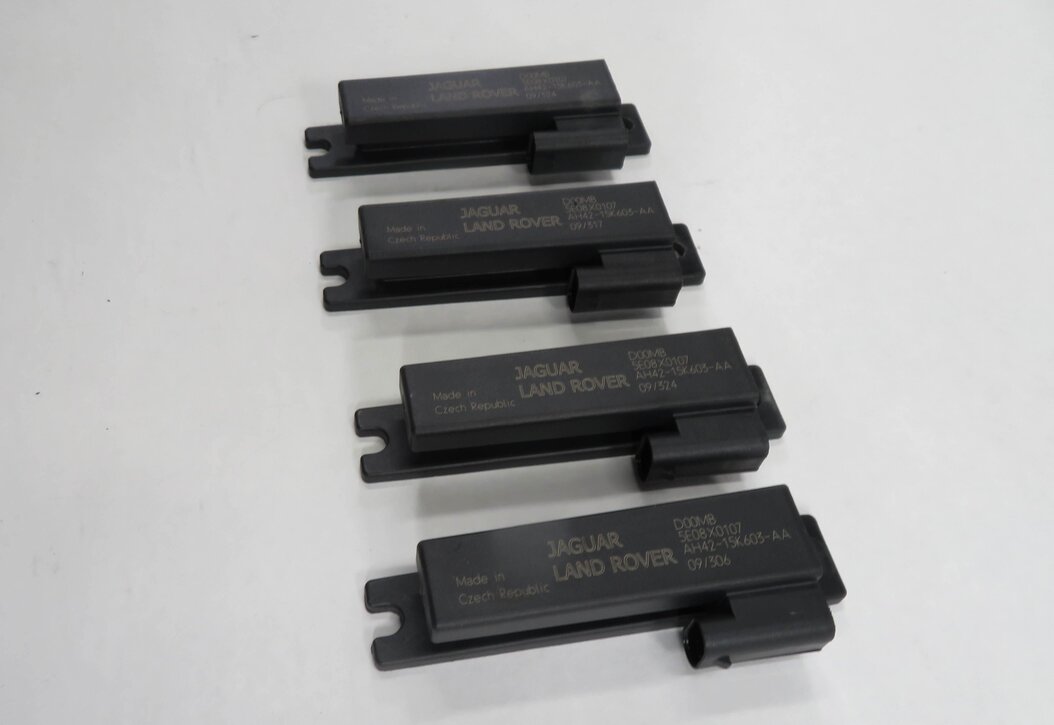 Thumbnail 4: 2010 RANGE ROVER (L322) KEYLESS ENTRY ANTENNA SET-4