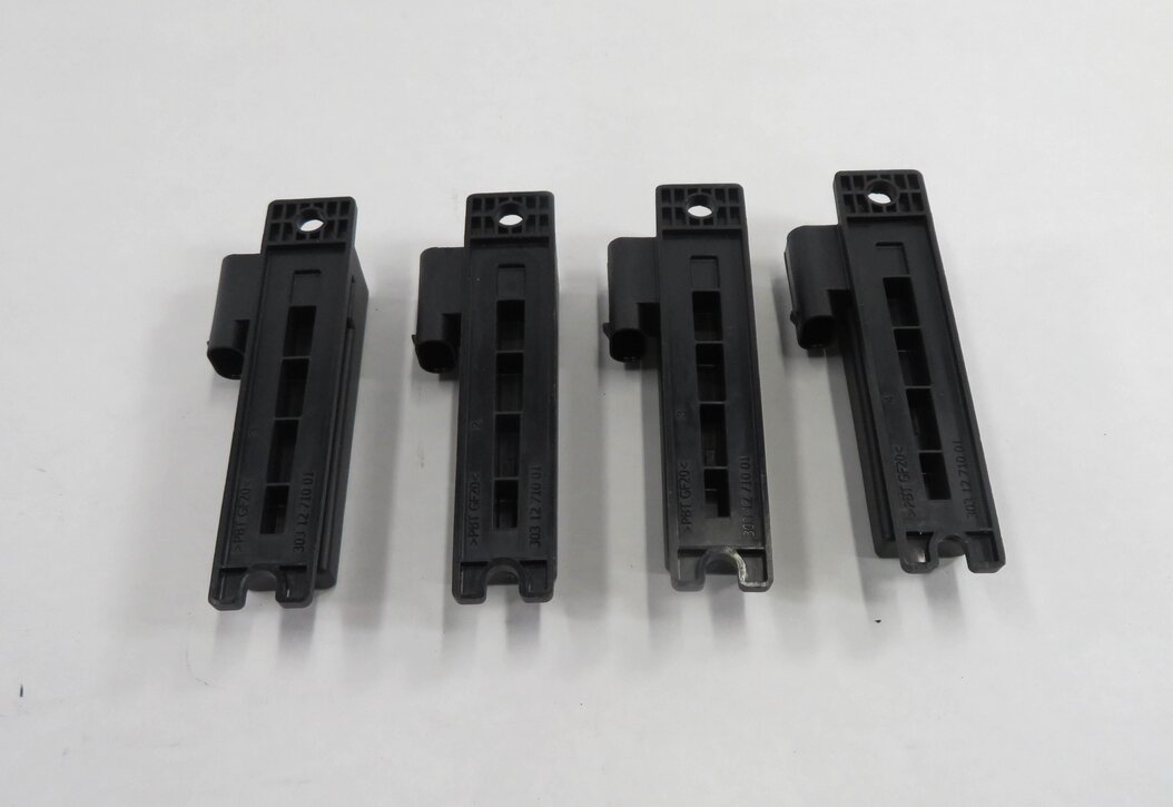 Thumbnail 6: 2010 RANGE ROVER (L322) KEYLESS ENTRY ANTENNA SET-4
