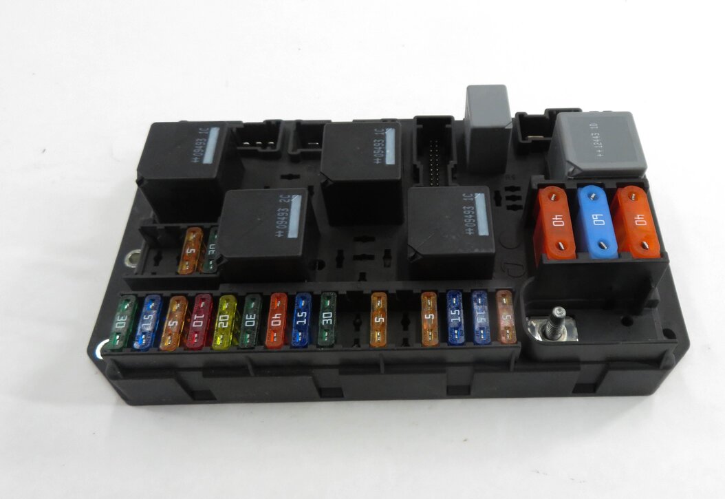 Thumbnail 5: 2010 RANGE ROVER (L322) REAR FUSE BOX