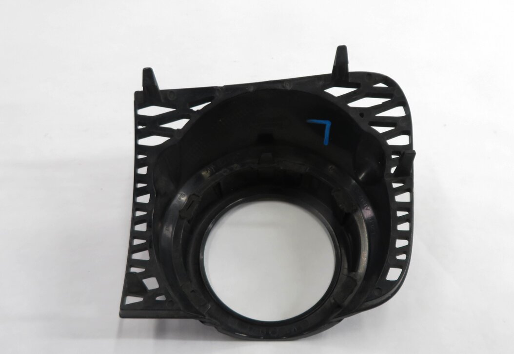 Thumbnail 6: 2010 RANGE ROVER (L322) LEFT FRONT DRIVER FOG LIGHT LAMP TRIM (BLACK 820)
