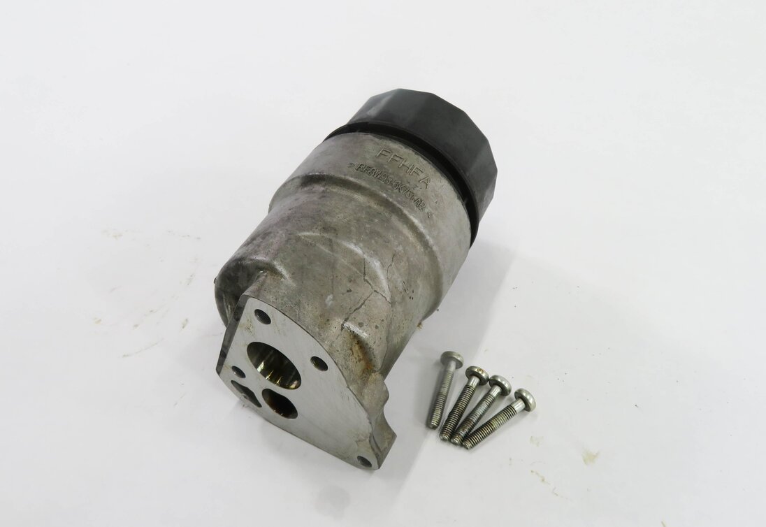 2010 RANGE ROVER (L322) 5.0L AJ133 V8 ENGINE - OIL FILTER HOUSING w/ CAP