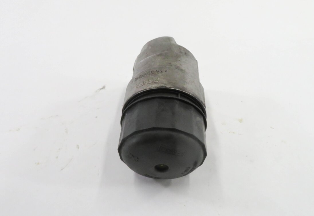 Thumbnail 6: 2010 RANGE ROVER (L322) 5.0L AJ133 V8 ENGINE - OIL FILTER HOUSING w/ CAP