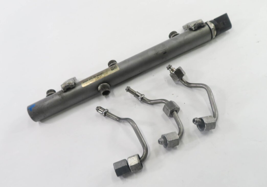 Thumbnail 1: 2011 MERCEDES BENZ ML350 (W164) 3.0L DIESEL ENGINE - RIGHT FUEL RAIL