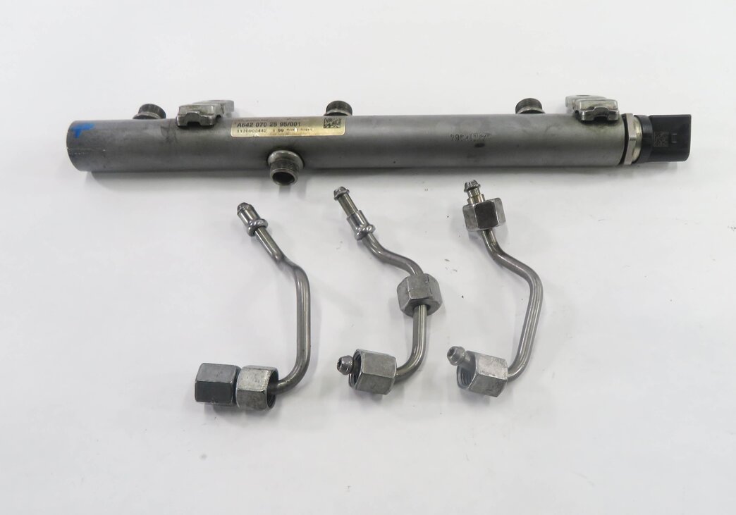 Thumbnail 2: 2011 MERCEDES BENZ ML350 (W164) 3.0L DIESEL ENGINE - RIGHT FUEL RAIL