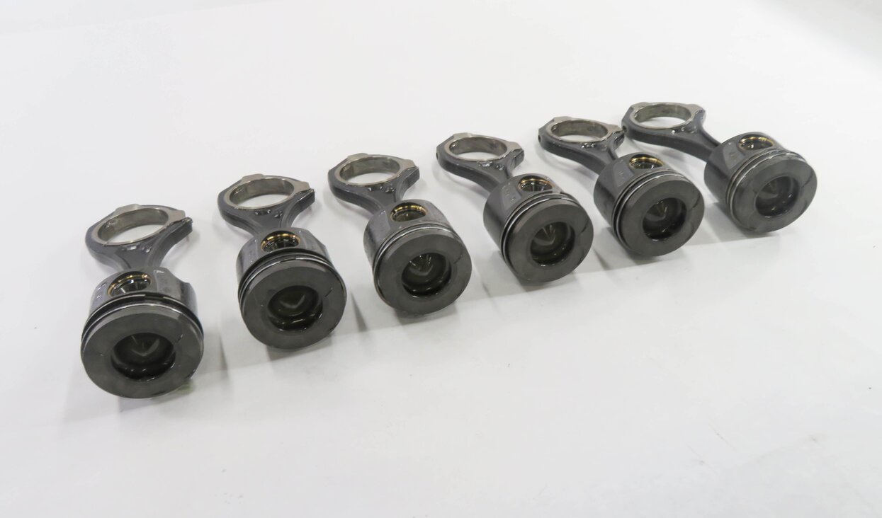 Thumbnail 1: 2009-2012 MB GL320 GL350 ML320 ML350 (W164 X164) 3.0L OM642 DIESEL PISTON SET-6