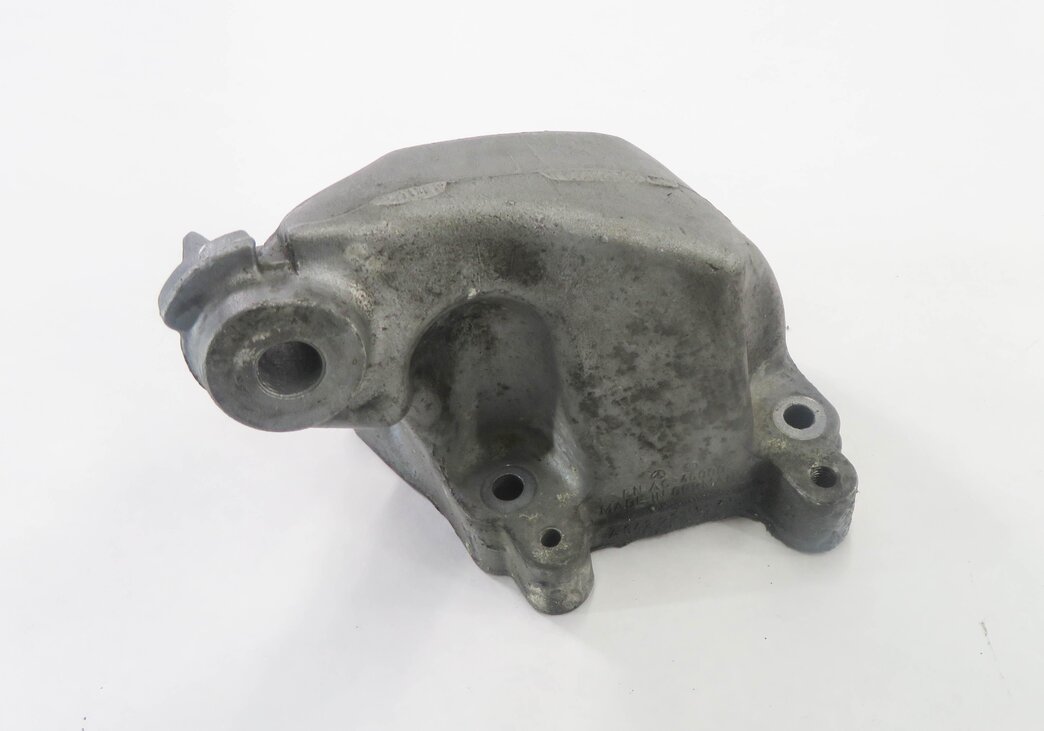 Thumbnail 2: 2011 MERCEDES BENZ ML350 (W164) 3.0L DIESEL - RIGHT MOTOR ENGINE MOUNT BRACKET