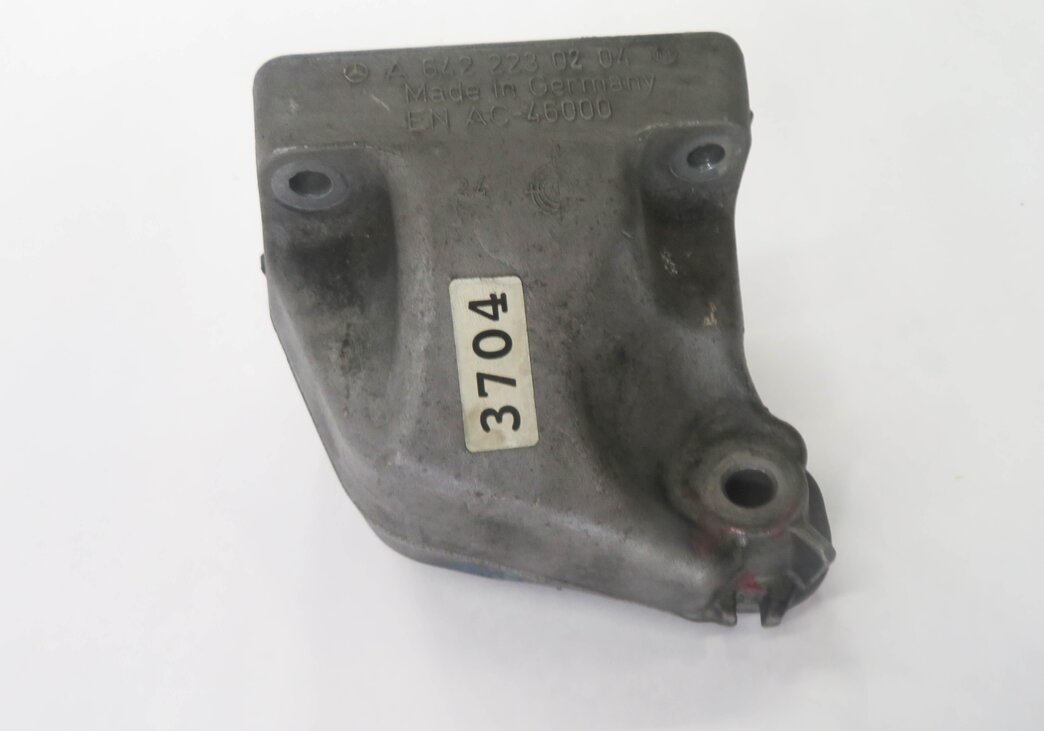 Thumbnail 3: 2011 MERCEDES BENZ ML350 (W164) 3.0L DIESEL - LEFT MOTOR ENGINE MOUNT BRACKET