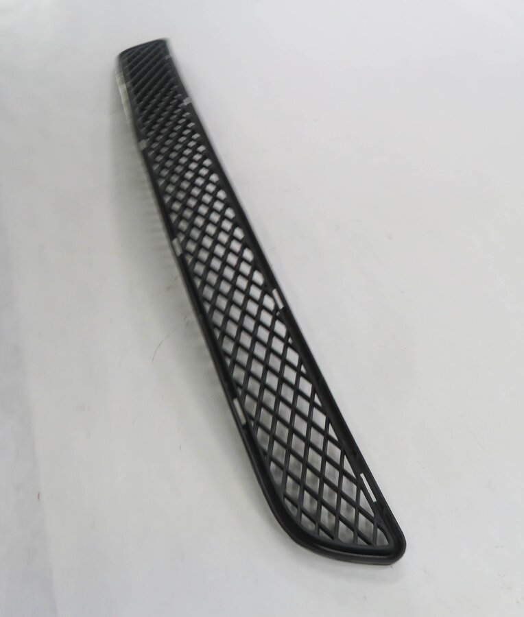 Thumbnail 3: 2008 MERCEDES ML320 (W164) FRONT LOWER CENTER BUMPER AIR VENT GRILLE