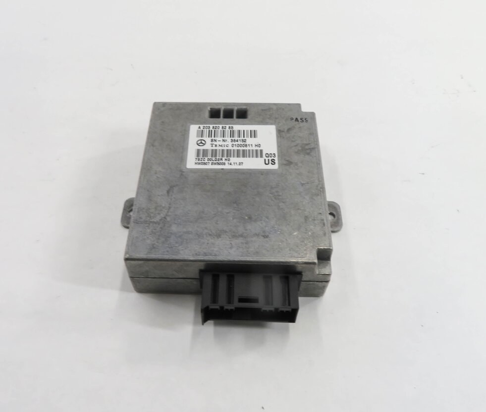 Thumbnail 2: 06-12 MB E320 E350 E550 G500 GL320 GL350 GL450 ML320 ML350 VOICE CONTROL MODULE