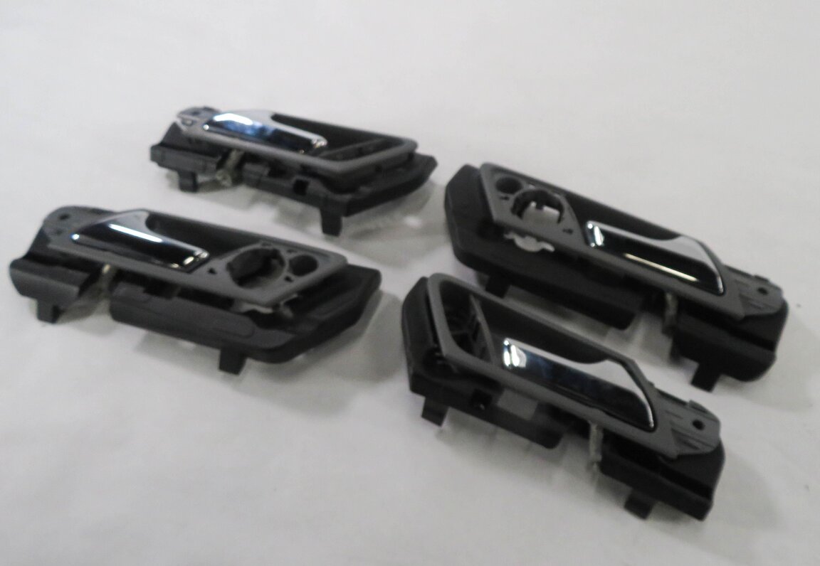 06-12 MERCEDES GL350 GL450 GL550 ML320 ML350 ML450 ML550 DOOR HANDLE SET (GRAY)