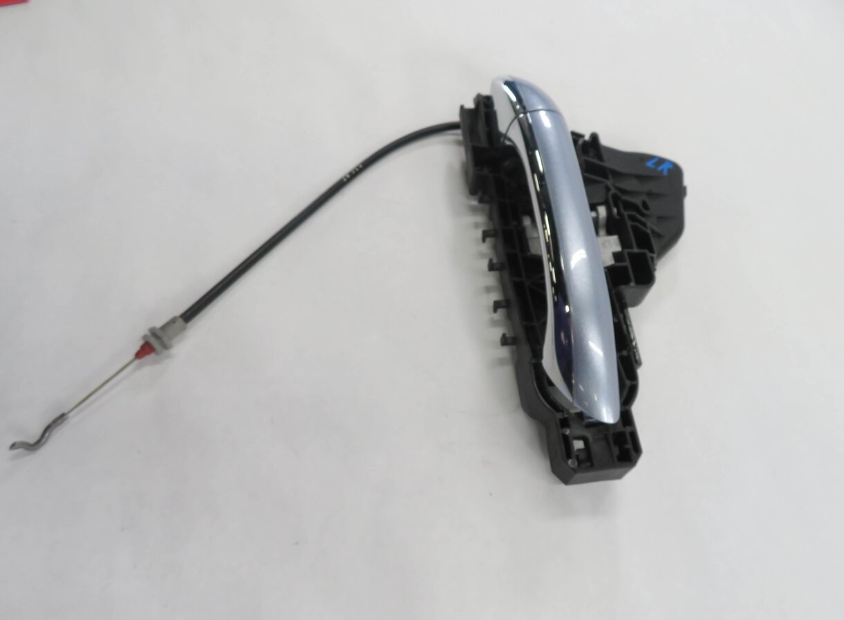 Thumbnail 2: 2008 MERCEDES ML320 (W164) LEFT SIDE REAR EXTERIOR DOOR HANDLE (LASURITE BLUE)