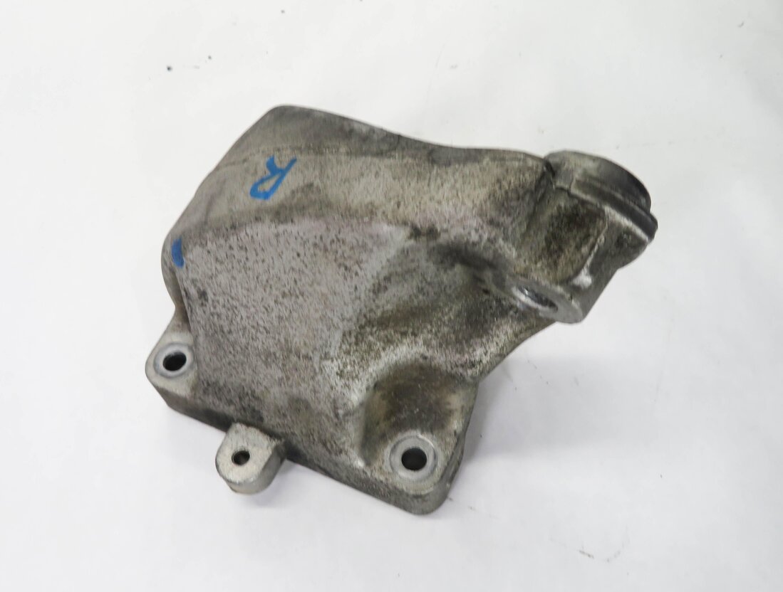 Thumbnail 5: 2008 MERCEDES ML320 (W164) 3.0L OM642 DIESEL - RIGHT ENGINE MOUNT BRACKET