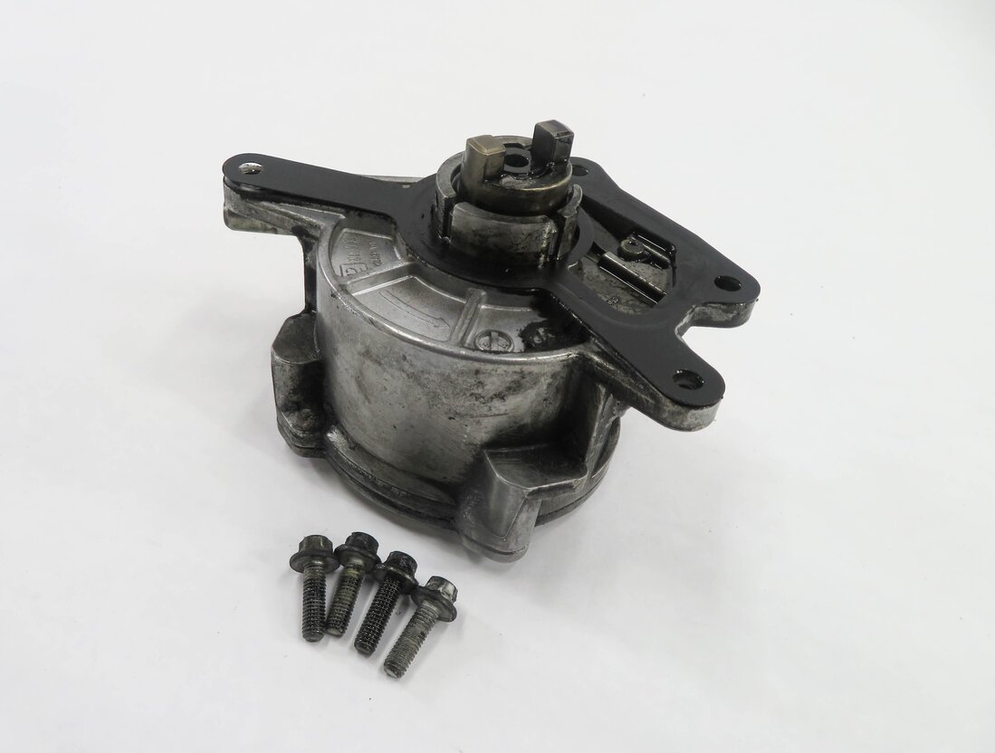 08-13 MERCEDES E320 E350 GL320 GL350 ML320 ML350 R350 - 3.0L DIESEL VACUUM PUMP