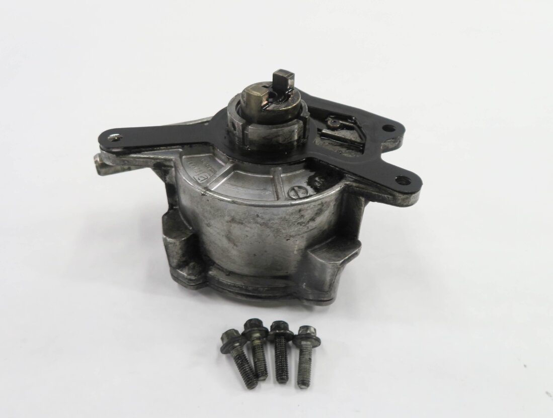 Thumbnail 2: 08-13 MERCEDES E320 E350 GL320 GL350 ML320 ML350 R350 - 3.0L DIESEL VACUUM PUMP