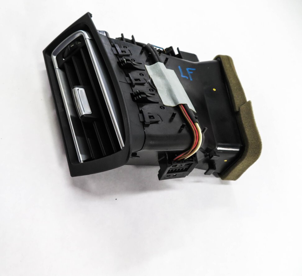 Thumbnail 3: 2011 BMW 750i (F01) LEFT FRONT DRIVER DASH HEATER A/C AIR VENT
