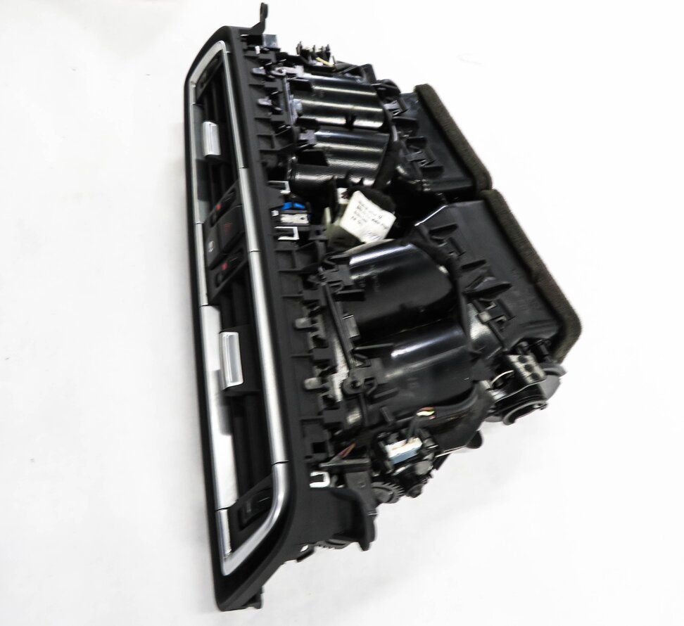 Thumbnail 4: 2011 BMW 750i (F01) CENTER DASH HEATER A/C AIR VENT w/ HAZARD & CENTRAL LOCK