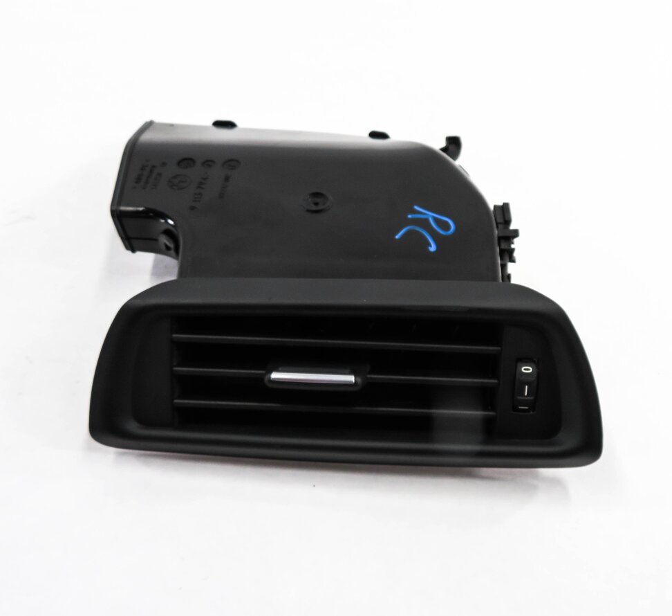 Thumbnail 2: 2011 BMW 750i (F01) RIGHT REAR PILLAR HEATER A/C AIR VENT