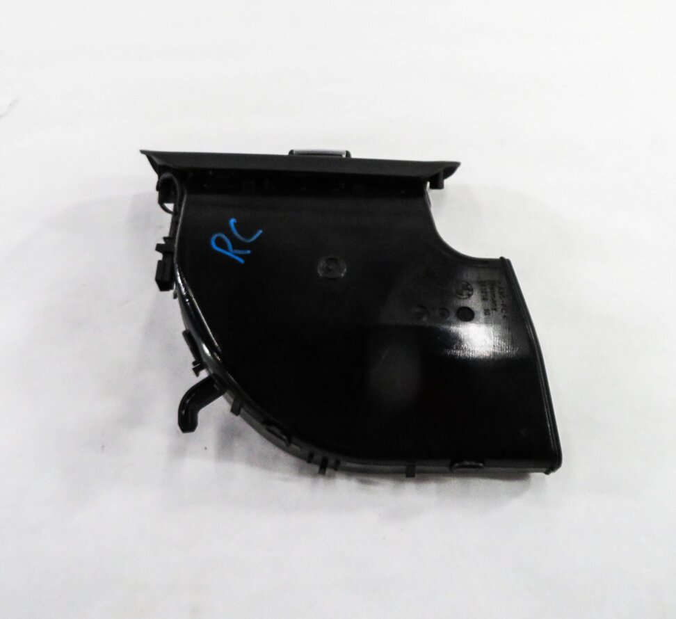 Thumbnail 5: 2011 BMW 750i (F01) RIGHT REAR PILLAR HEATER A/C AIR VENT