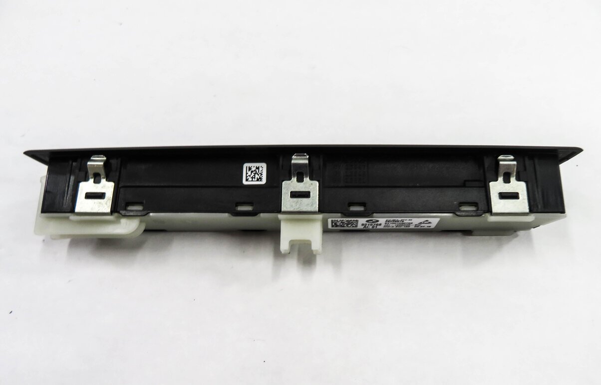 Thumbnail 5: 2011 BMW 750i (F01) RIGHT FRONT PASSENGER MEMORY SEAT POSITION SWITCH BUTTON