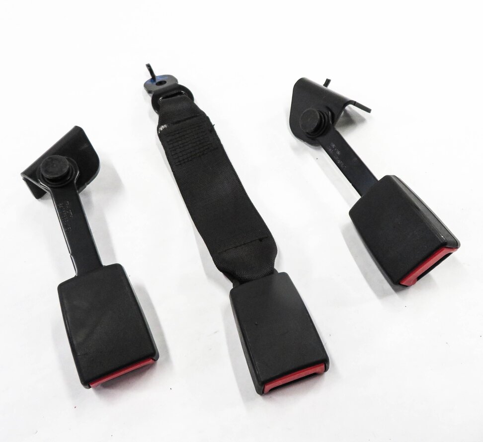 2011 BMW 750i (F01) REAR SEAT SEATBELT BUCKLE RECEIVER SET-3 (BLACK)