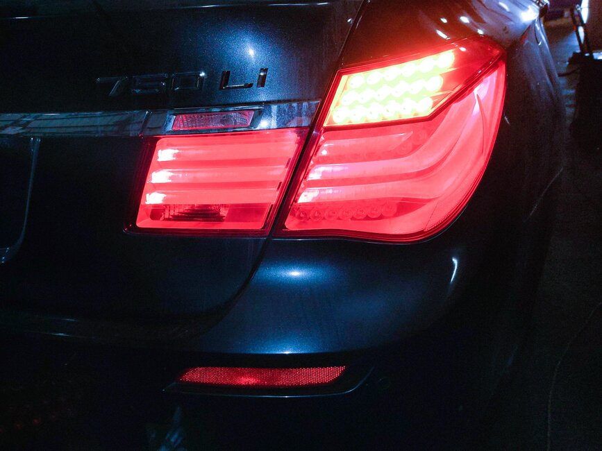 Thumbnail 2: 2009-2012 BMW 740i 750i 760i B7 (F01) LEFT DRIVER TRUNK TAILLIGHT LIGHT LAMP
