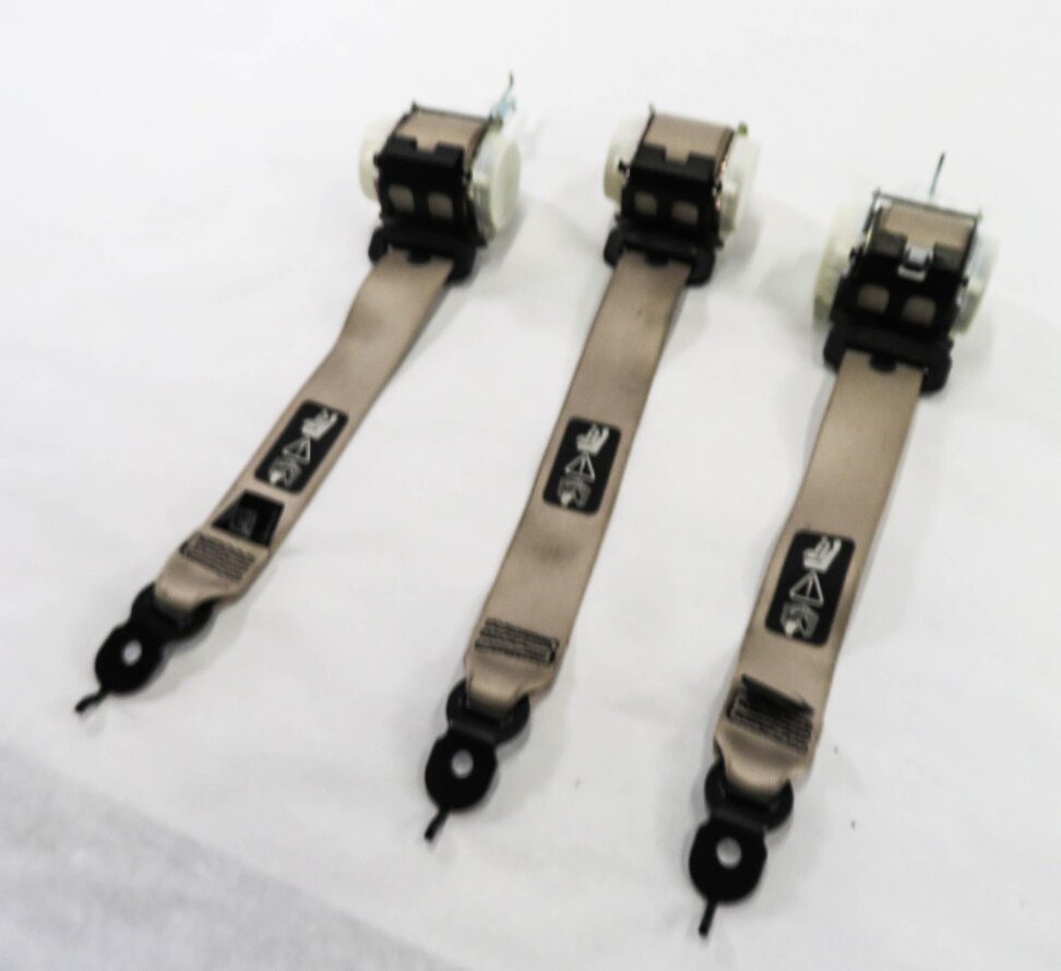2011 BMW 750i (F01) REAR SEAT SEATBELT RETRACTOR SET-3 (OYSTER)
