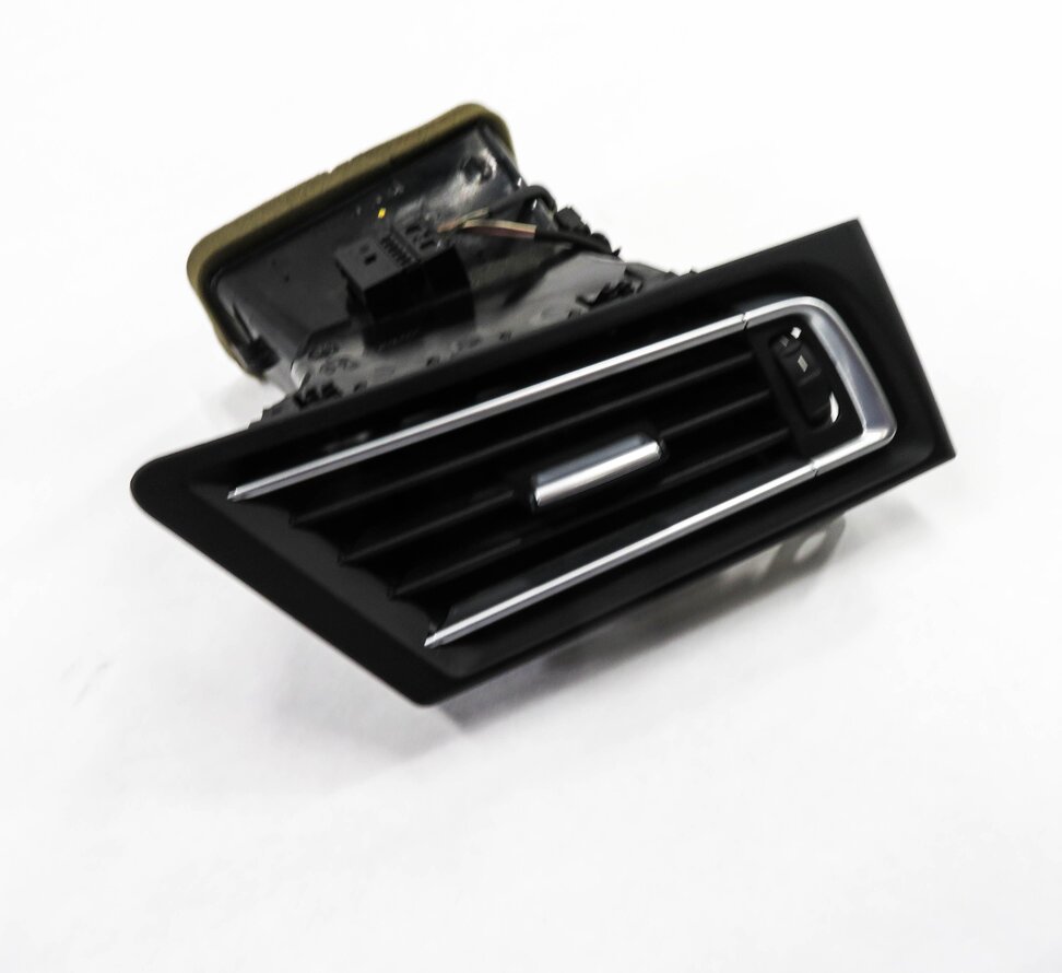 2011 BMW 750i (F01) RIGHT FRONT PASSENGER DASH HEATER A/C AIR VENT