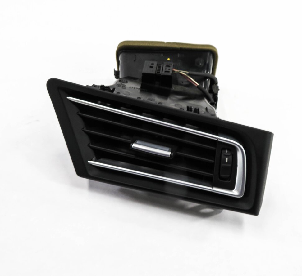 Thumbnail 2: 2011 BMW 750i (F01) RIGHT FRONT PASSENGER DASH HEATER A/C AIR VENT