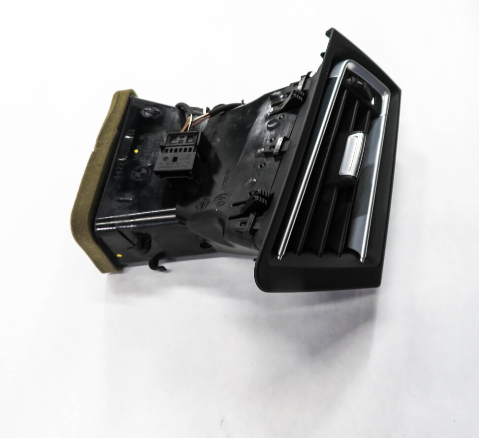 Thumbnail 3: 2011 BMW 750i (F01) RIGHT FRONT PASSENGER DASH HEATER A/C AIR VENT