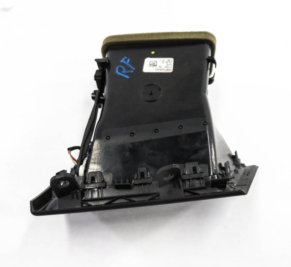 Thumbnail 6: 2011 BMW 750i (F01) RIGHT FRONT PASSENGER DASH HEATER A/C AIR VENT